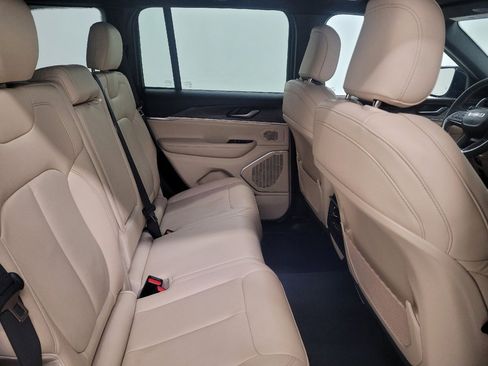 Used 2022 Jeep Grand Cherokee Limited 4xe image 19