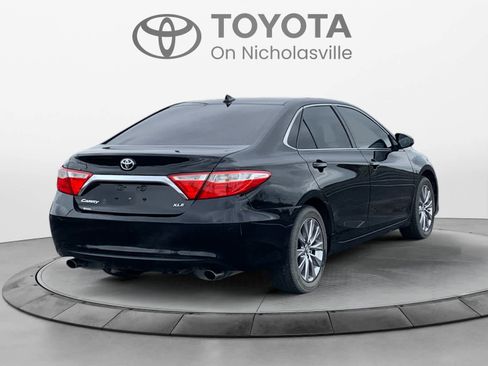 Used 2017 Toyota Camry XLE image 6