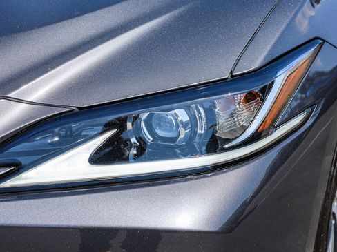 Used 2022 Lexus ES 350 w/ Premium Package image 21