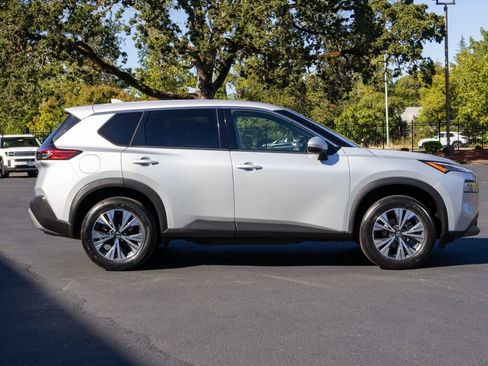 Used 2021 Nissan Rogue SV FWD image 6