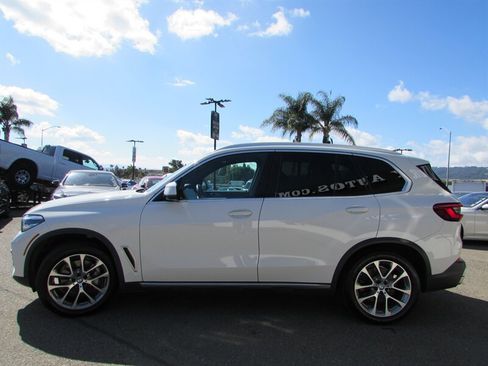 Used 2019 BMW X5 xDrive40i w/ Premium Package 2 AWD/4WD image 4