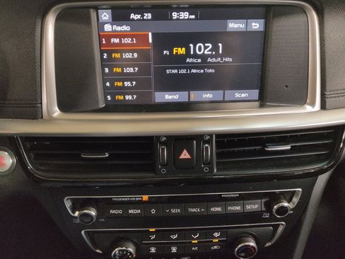 Used 2020 Kia Optima SE FWD image 25