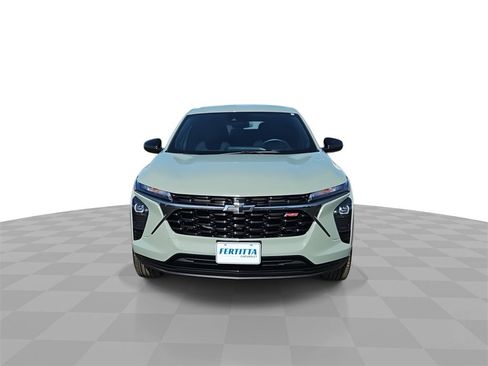 Certified 2024 Chevrolet Trax RS w/ Driver Confidence Package image 3