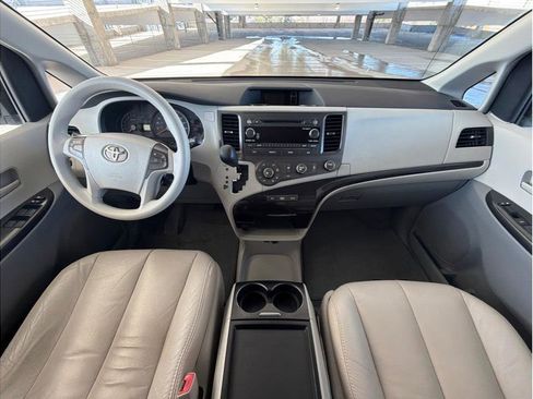 Used 2011 Toyota Sienna LE image 16