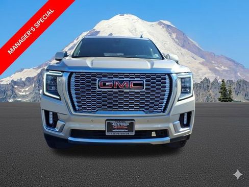 Used 2021 GMC Yukon Denali w/ Denali Premium Package image 6