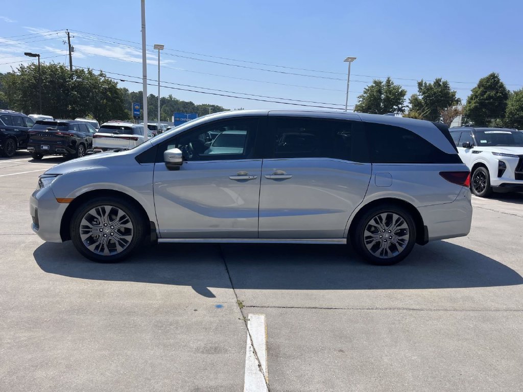 Used 2025 Honda Odyssey Touring image 6