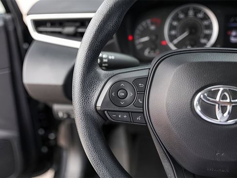 Used 2022 Toyota Corolla LE image 22