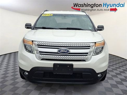 Used 2015 Ford Explorer XLT w/ Equipment Group 202B image 2