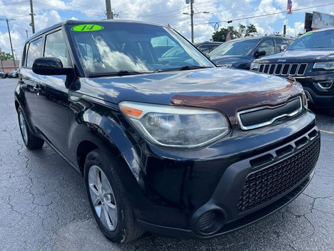 Used 2014 Kia Soul FWD image 4