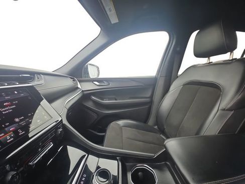 Used 2024 Jeep Grand Cherokee L Laredo image 10