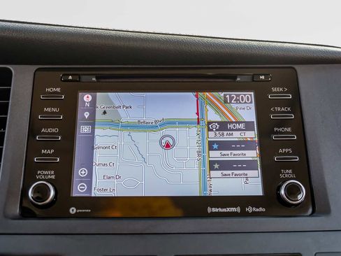 Used 2018 Toyota Sienna XLE image 24