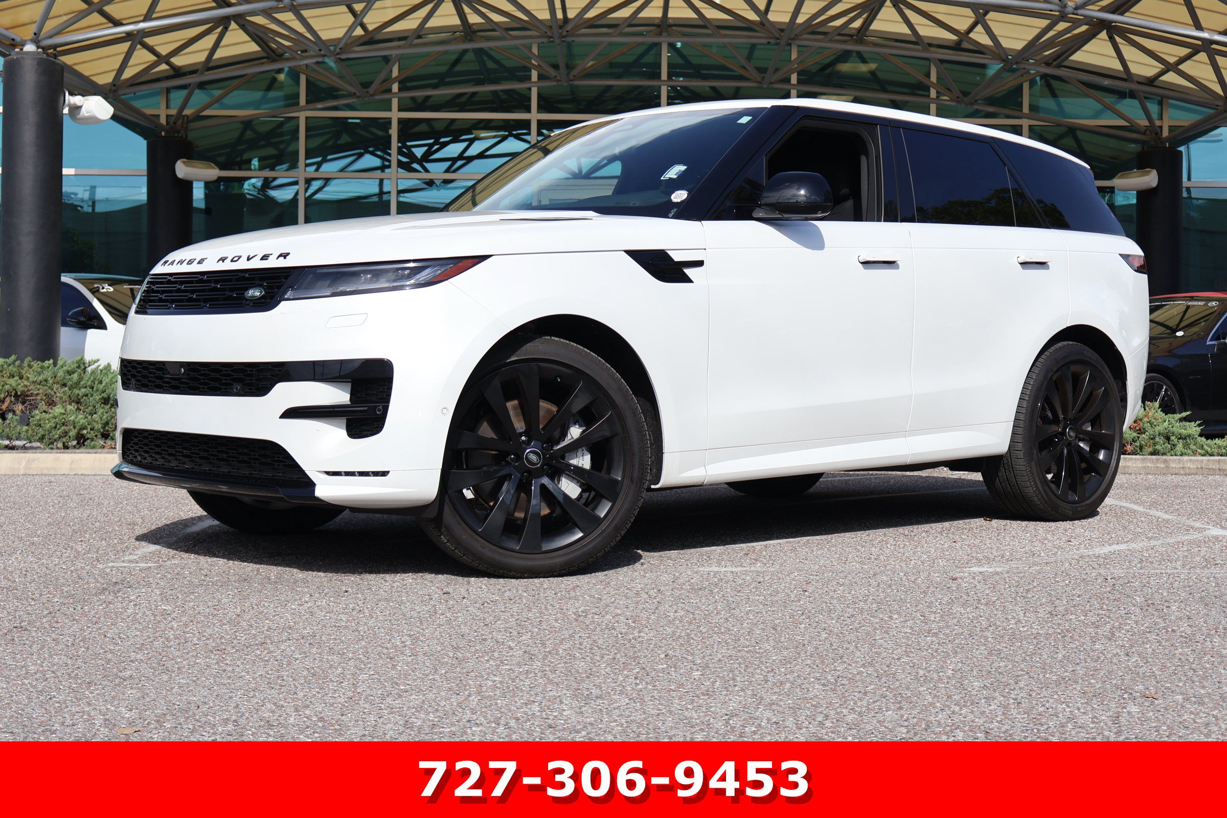 Used 2025 Land Rover Range Rover Sport Dynamic SE AWD/4WD image 1