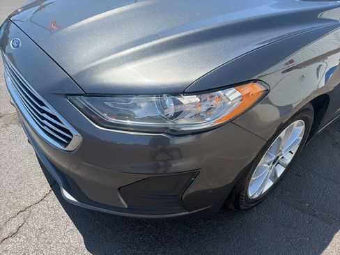 Used 2019 Ford Fusion SE FWD image 11