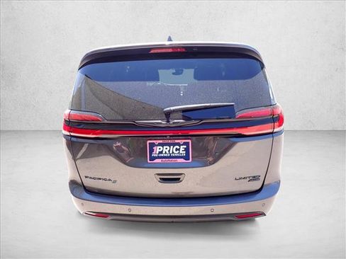 Used 2023 Chrysler Pacifica Limited w/ S Appearance Package AWD/4WD image 3