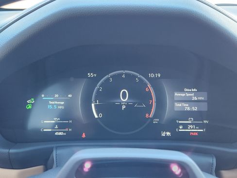 Used 2025 Lexus LX 600 4WD w/ Luxury Package image 8