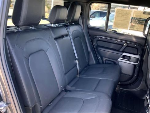 Used 2024 Land Rover Defender 110 SE image 19