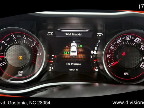 Used 2017 Dodge Challenger SXT Plus RWD image 10