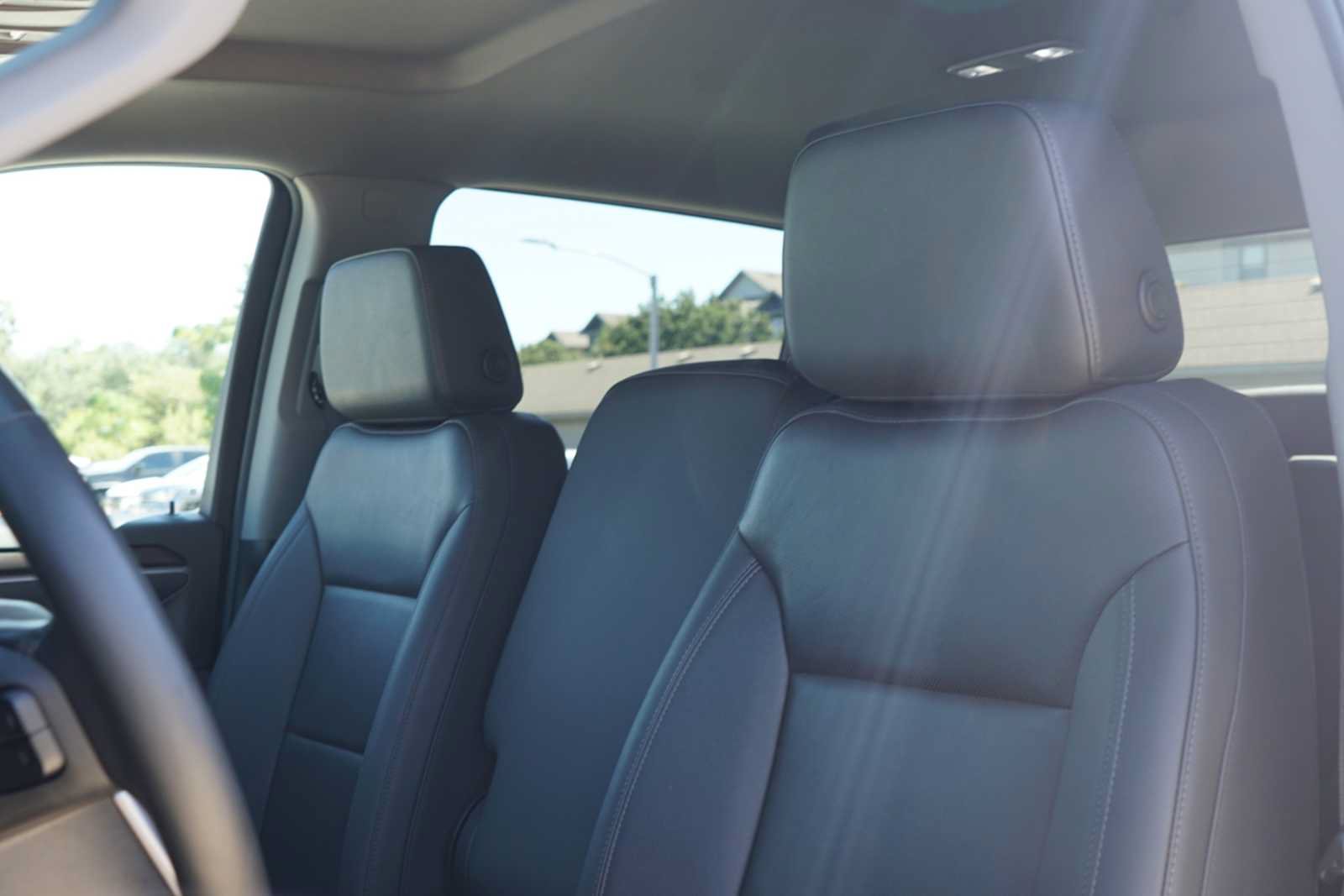 Used 2025 GMC Sierra 1500 SLT AWD/4WD image 9
