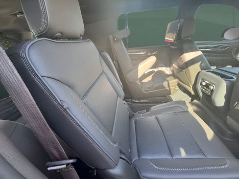 Used 2021 GMC Yukon XL Denali image 10