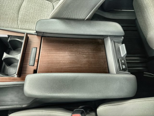 Used 2024 Toyota Sienna LE FWD image 20
