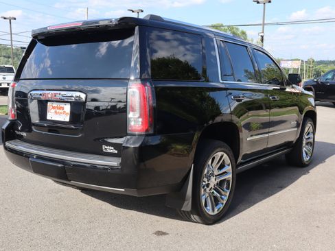 Used 2017 GMC Yukon Denali w/ Open Road Package AWD/4WD image 7
