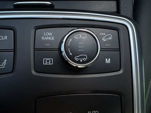 Used 2013 Mercedes-Benz ML 350 4MATIC image 32