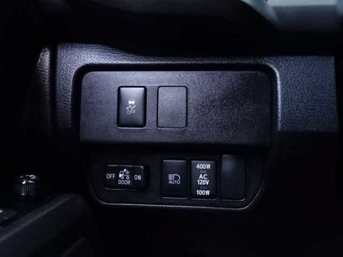 Used 2023 Toyota Tacoma TRD Off-Road AWD/4WD image 38