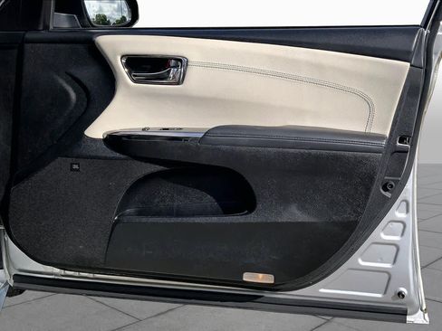 Used 2018 Toyota Avalon Limited FWD image 22