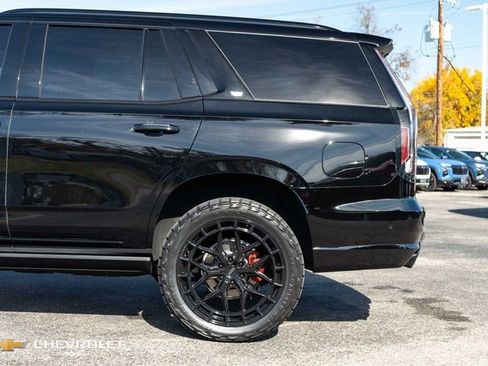 Used 2024 Cadillac Escalade V w/ LPO, ONYX Package image 15