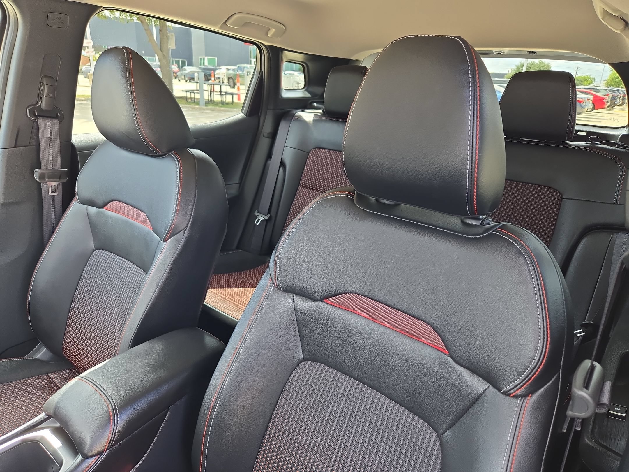 Certified 2026 Nissan Kicks SR w/ Cold Weather Package FWD image 9