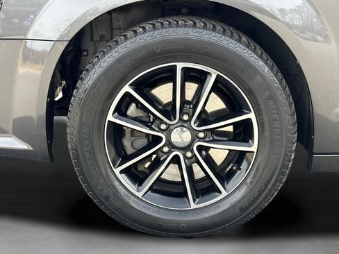 Used 2018 Dodge Grand Caravan GT image 32