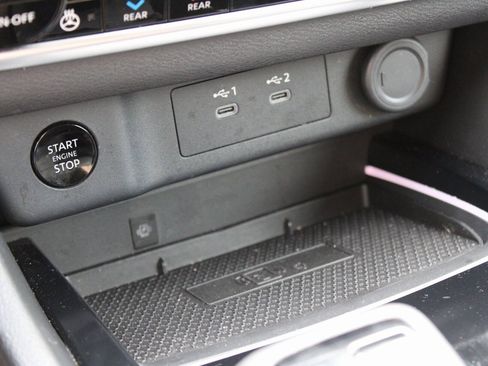 Used 2025 Nissan Rogue SL w/ SL Premium Package image 25