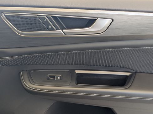 Used 2024 Volkswagen Atlas Cross Sport SE image 22