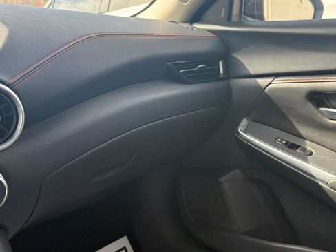Used 2025 Nissan Sentra SR FWD image 22