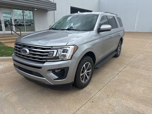 Used 2020 Ford Expedition XLT RWD image 3