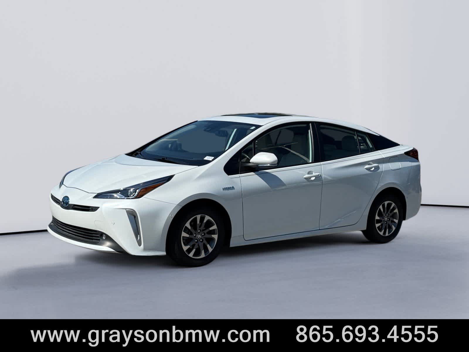 Used 2022 Toyota Prius Limited w/ Premium Convenience Package FWD image 7