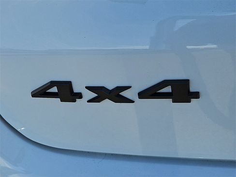 New 2026 Jeep Compass Latitude image 15