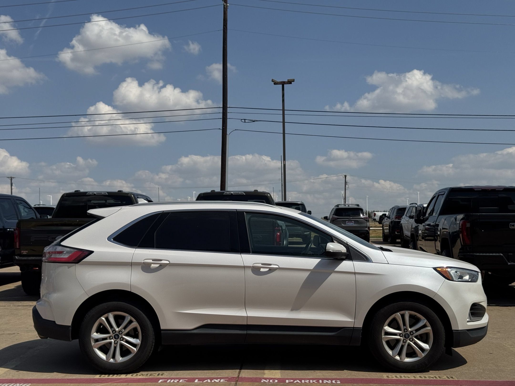 Used 2019 Ford Edge SEL w/ Cold Weather Package AWD/4WD image 3