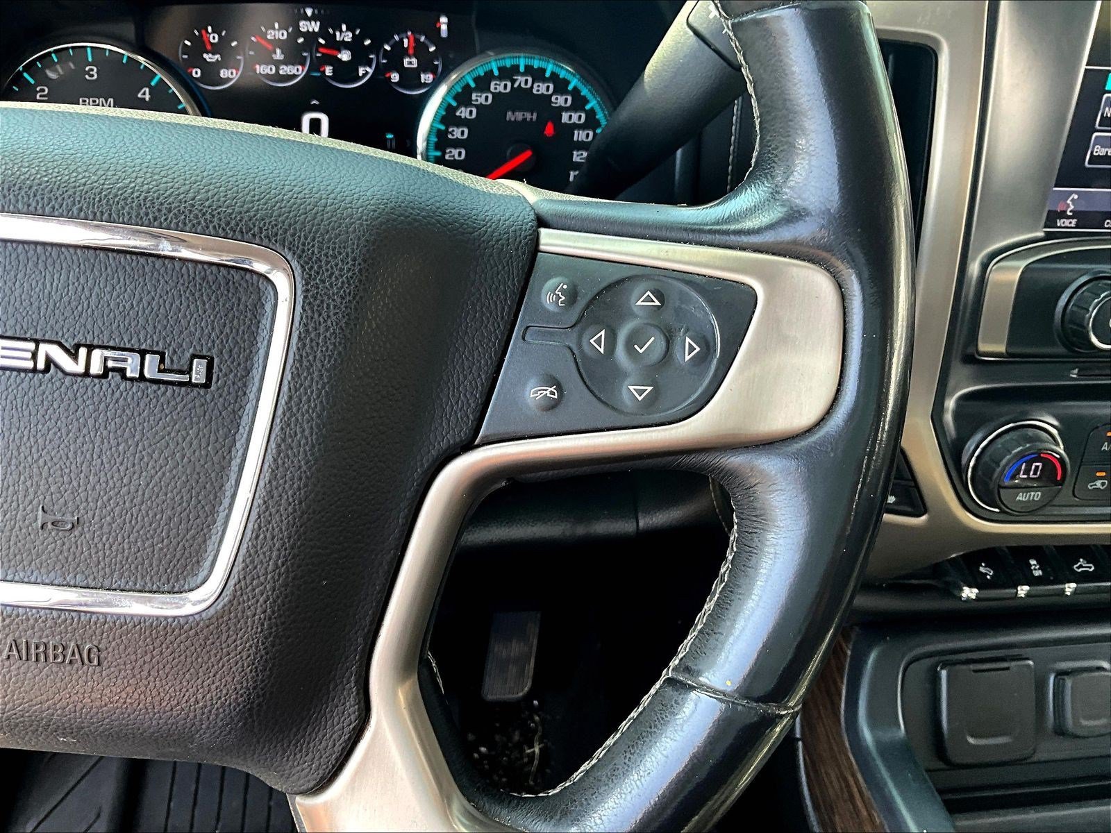 Used 2018 GMC Sierra 1500 Denali w/ Denali Ultimate Package AWD/4WD image 13