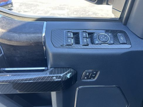 Used 2022 Ford F250 Lariat w/ Lariat Ultimate Package AWD/4WD image 11