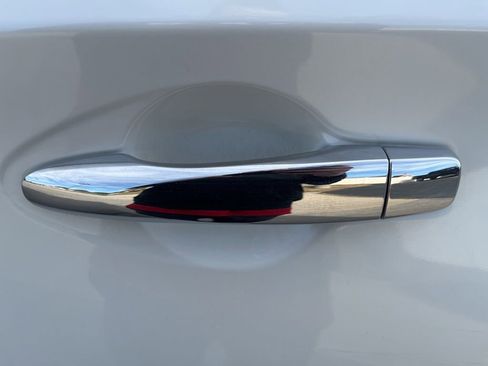 Used 2017 Nissan Murano SV image 41