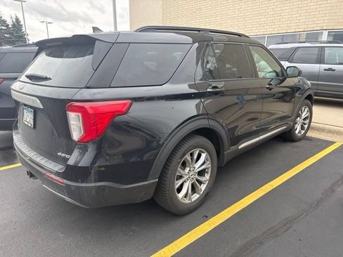 Used 2023 Ford Explorer XLT w/ Equipment Group 202A AWD/4WD image 8