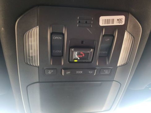 Used 2023 Toyota Highlander XSE AWD/4WD image 20