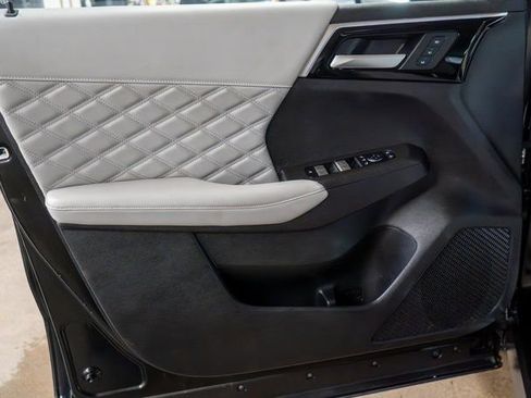 Used 2024 Mitsubishi Outlander SEL AWD/4WD image 20