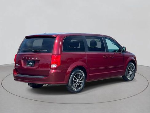 Used 2017 Dodge Grand Caravan SE FWD image 5