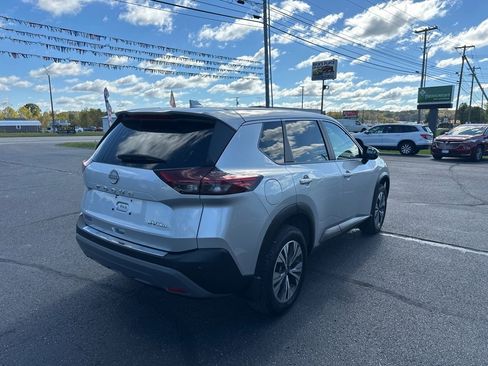 Used 2023 Nissan Rogue SV image 5