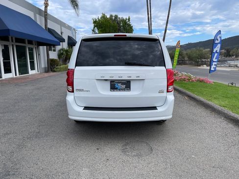 Used 2018 Dodge Grand Caravan GT FWD image 6