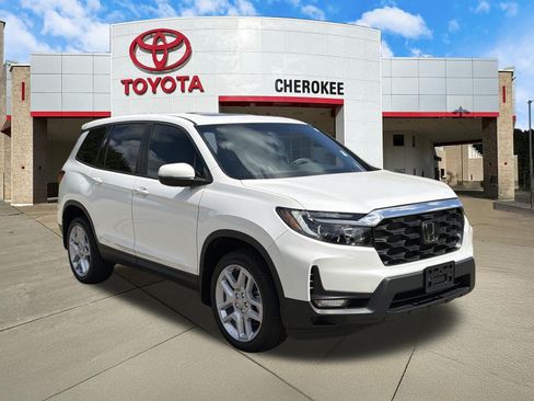 Used 2025 Honda Passport EX-L image 3
