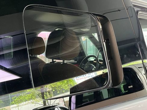 New 2025 Volkswagen ID. Buzz Pro S image 34