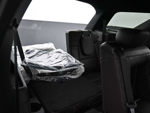 New 2026 Ford Explorer Platinum image 17